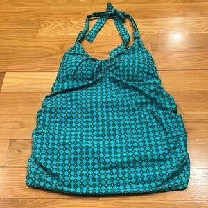 Motherhood Beach Bump maternity tankini swim top size medium.